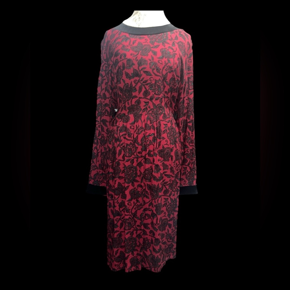 Vintage Elegant Red and Black Floral Dress